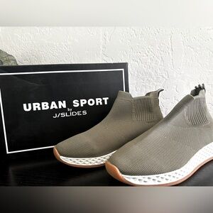 BNWOT in Box Urban Sport by J Slides Tia Sneaker